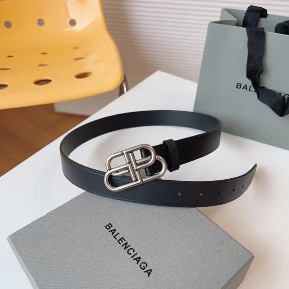 Valencia ha Sleek Black Leather Belt